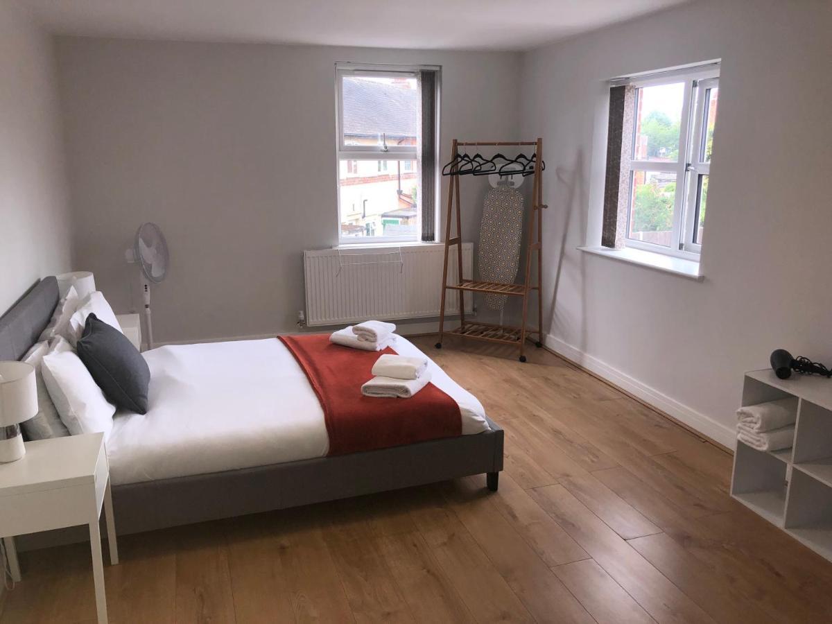 2 Bedroom Large First Floor Apartment With Free Parking Loughborough Exterior photo